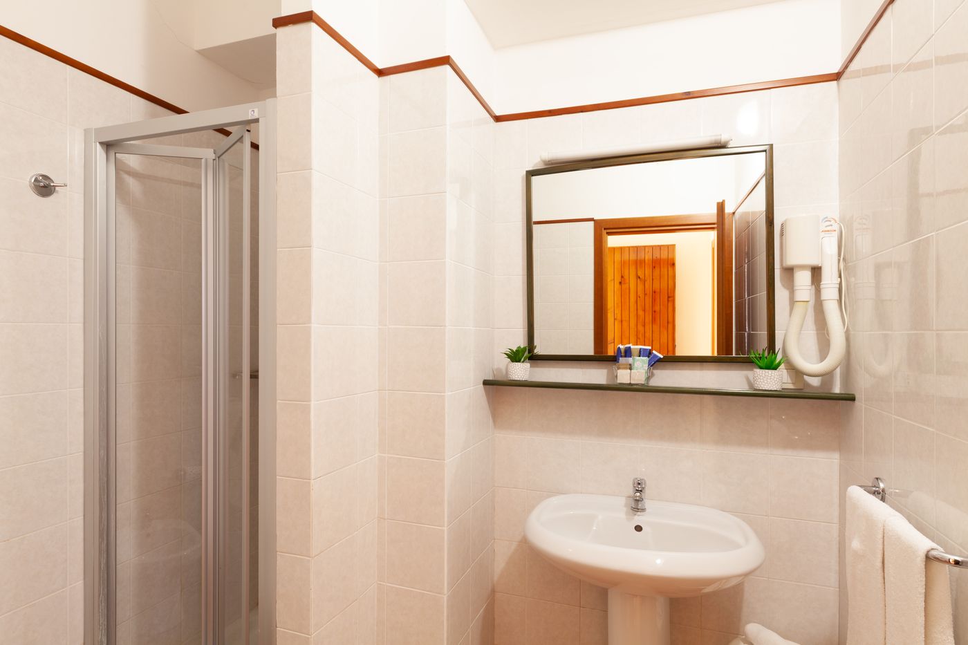 iH-Hotels-Villasimius-Le-Zagare-Resort-Room-42