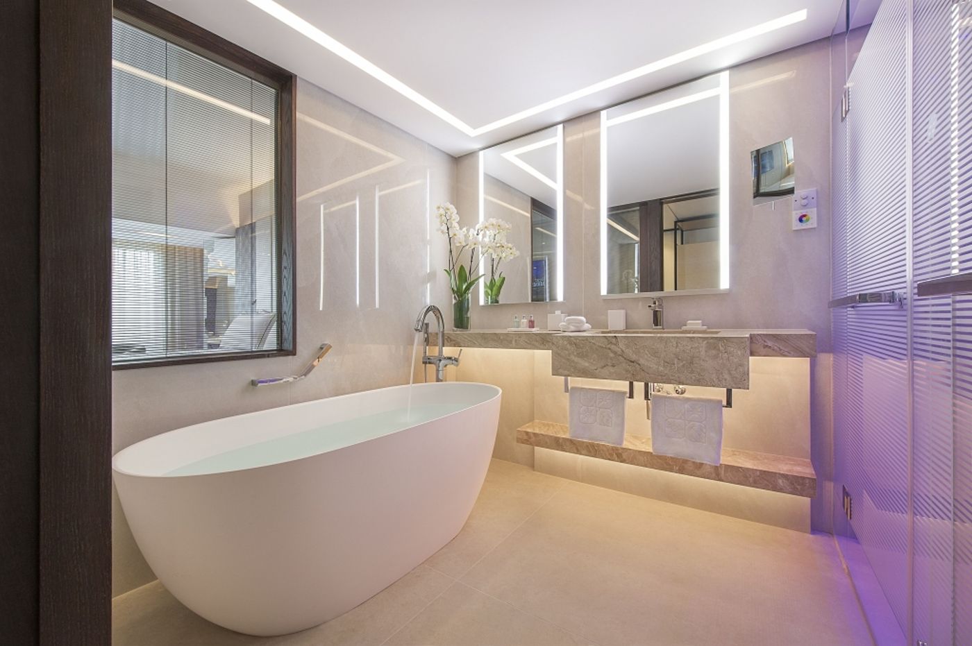 Four Seasons - 757566F59681944D9E7A3F0ACE33743E14A26AA5