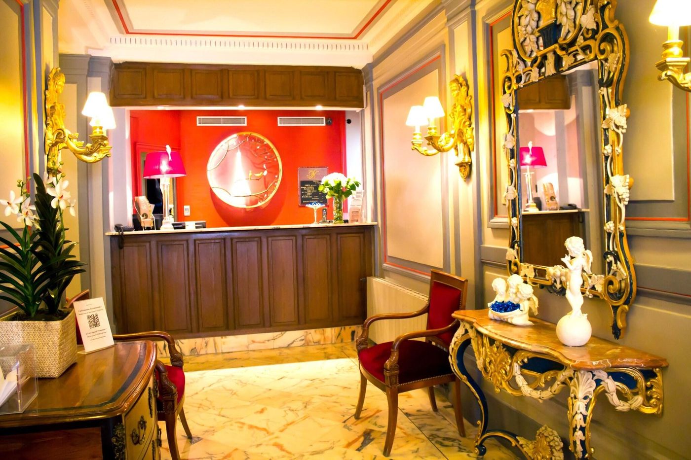 Hotel-De-Seine-Lobby-9