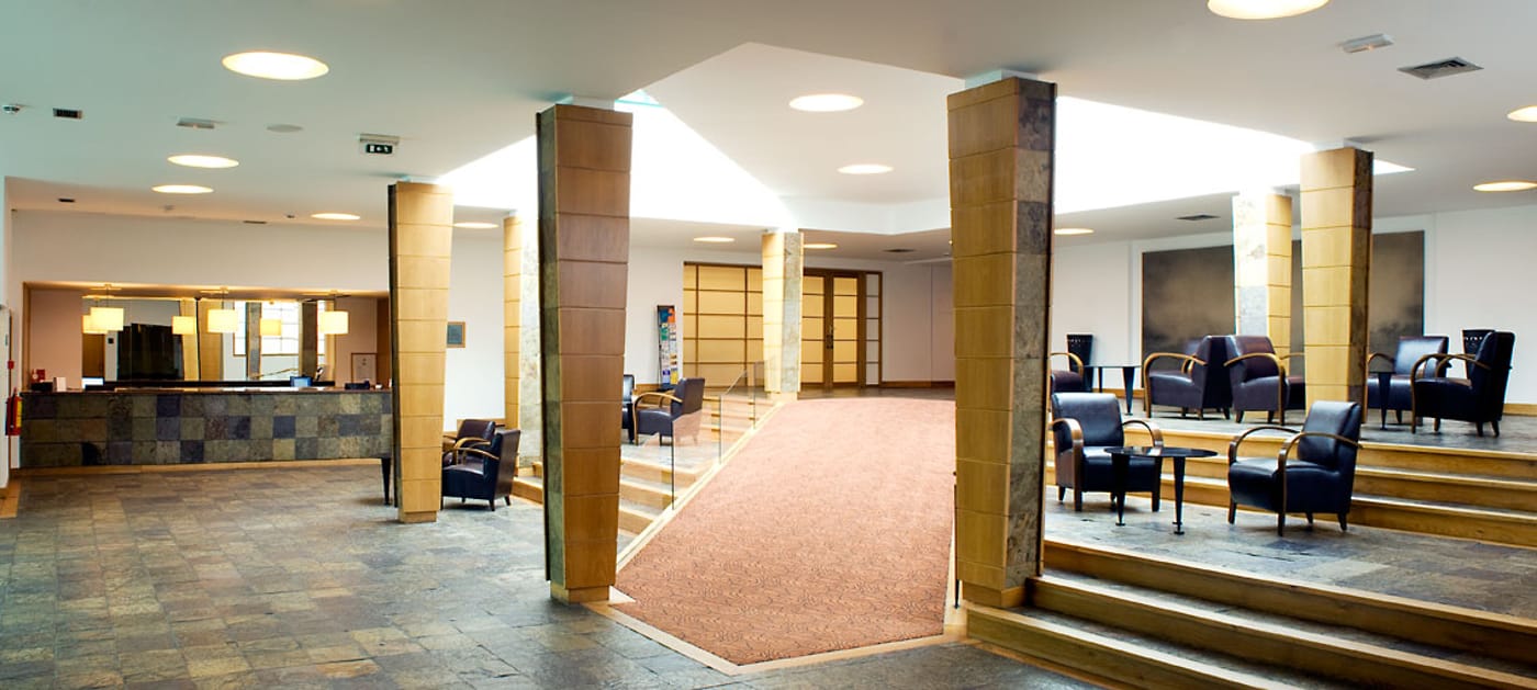 Leziria-Parque-Hotel-Lobby-19
