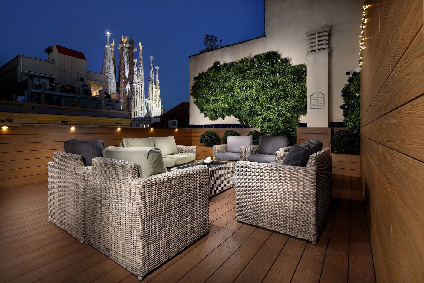 Hispanos 7 Suiza Apartament-Restaurant-Spain-Barcelona-General view-7