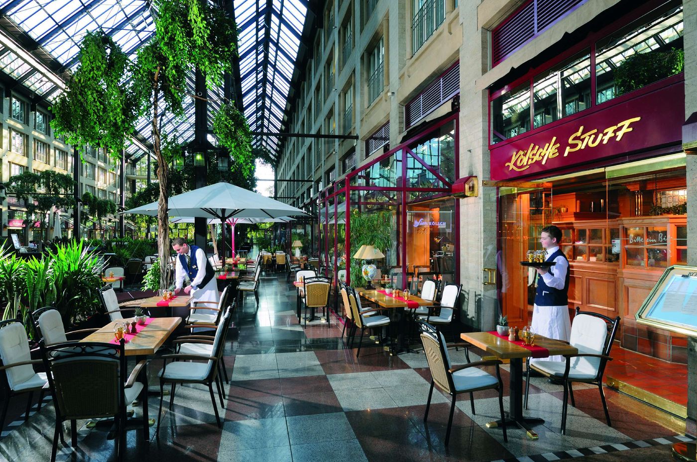 Maritim-Hotel-Cologne-Restaurant-54