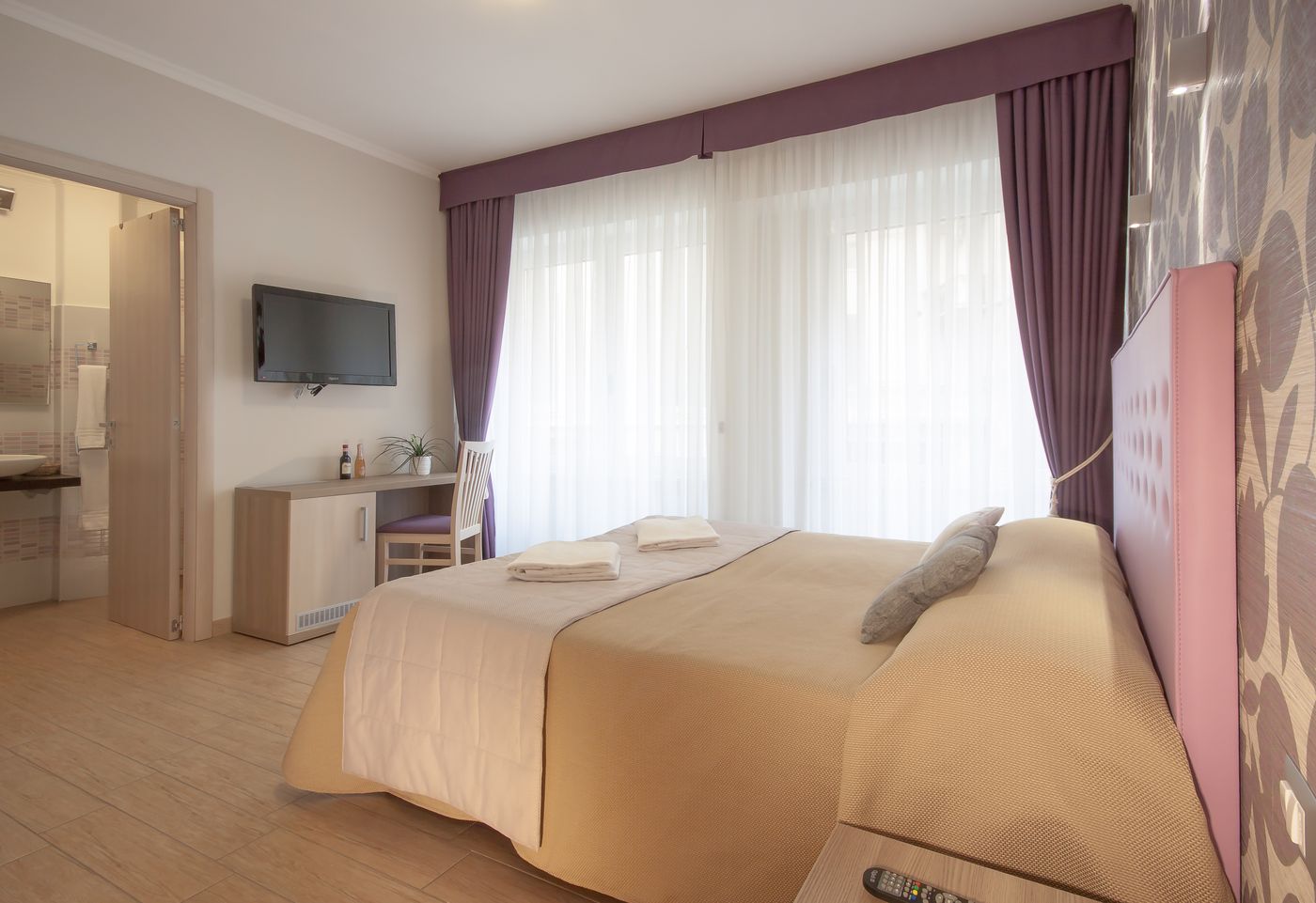Rome-Kings-Suite-Room-17