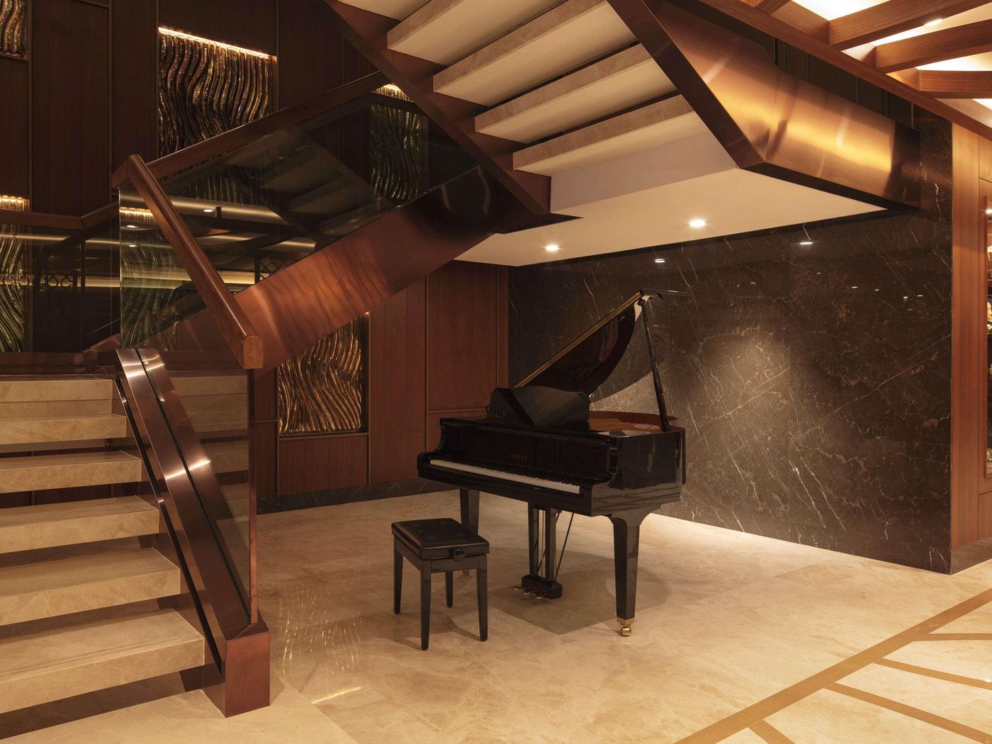 Movenpick-Hotel-Istanbul-Golden-Horn-Bar-19