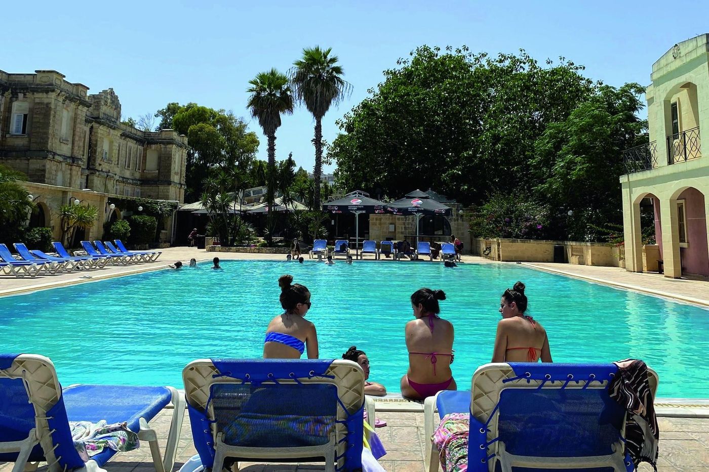 Sprachcaffe-International-Aparthotel-Pembroke-Sports-and-Entertainment-7