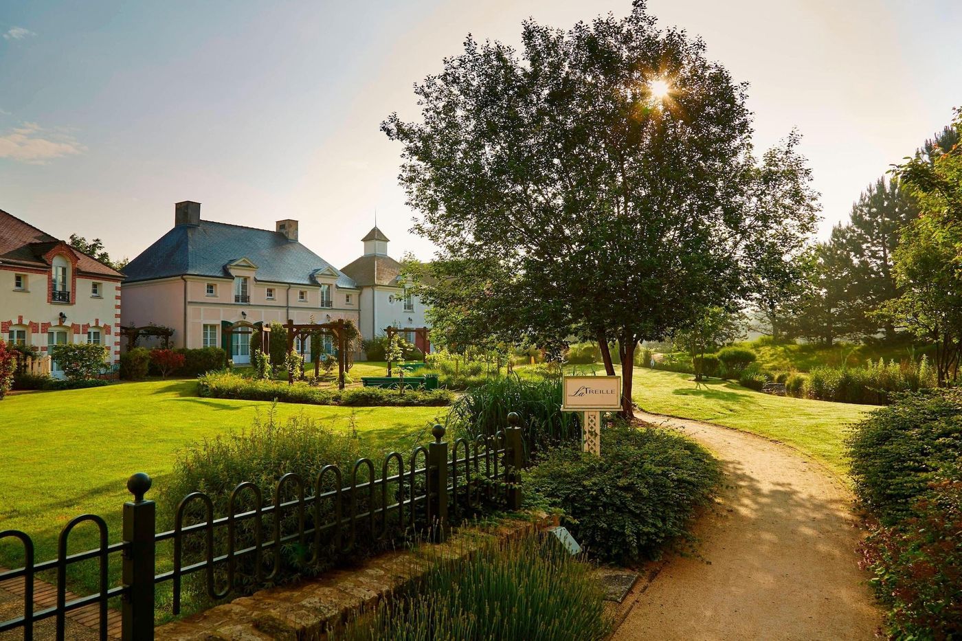 Marriott-s-Village-d-lle-de-France-Room-45