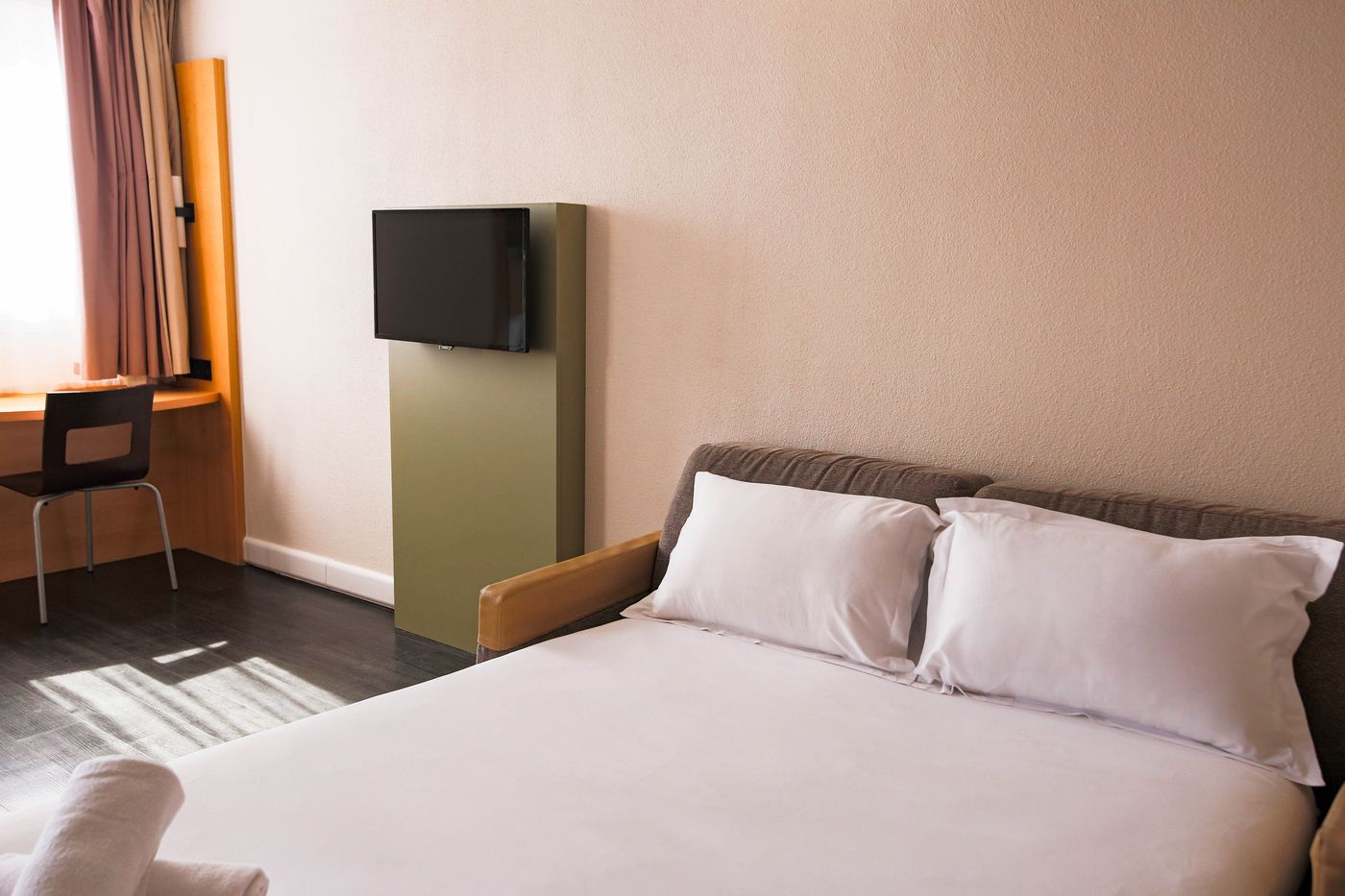 easyHotel-Nice-Palais-de-Congres-Room-21
