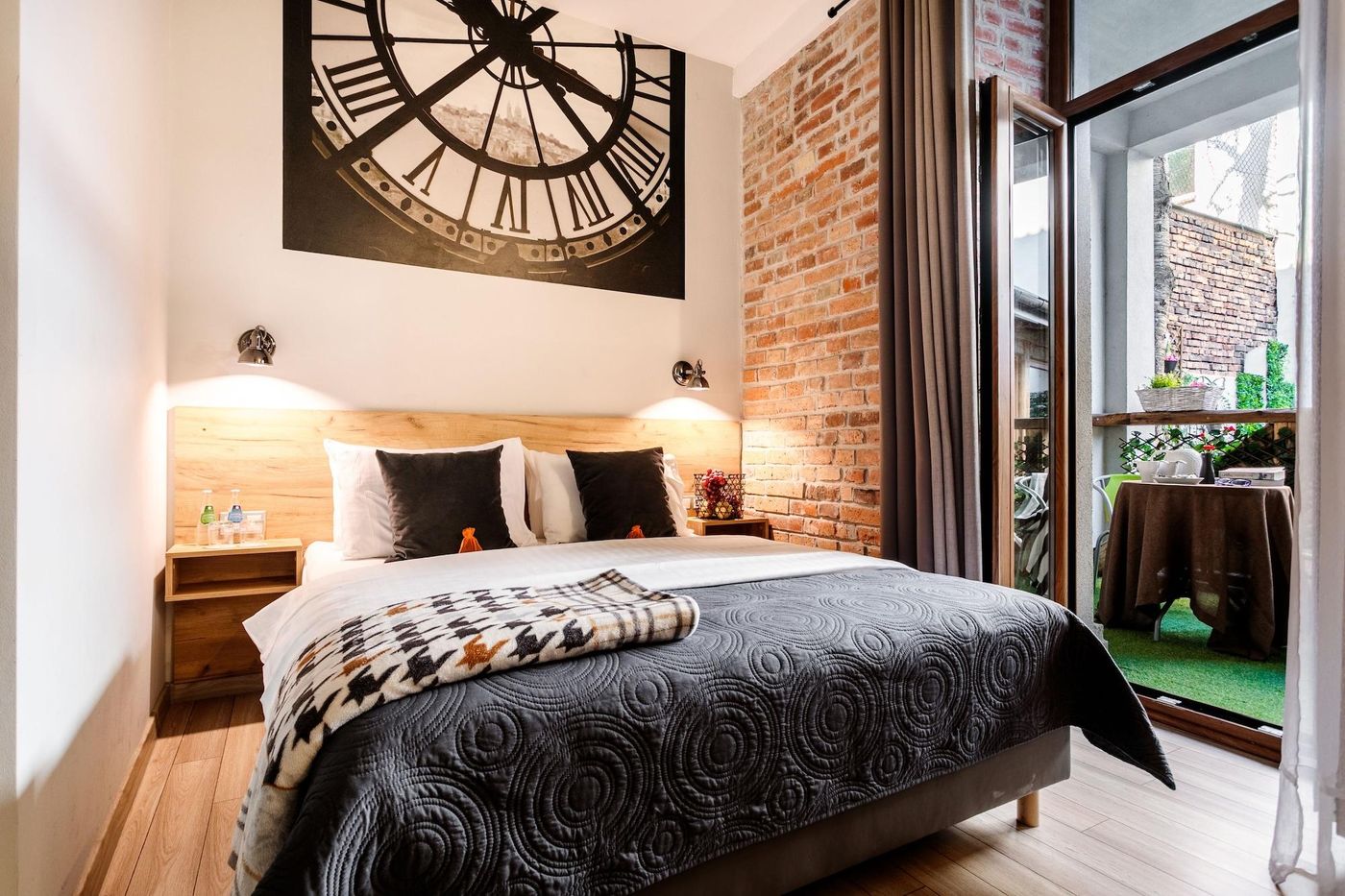 Art---Garden-Residence-Room-39