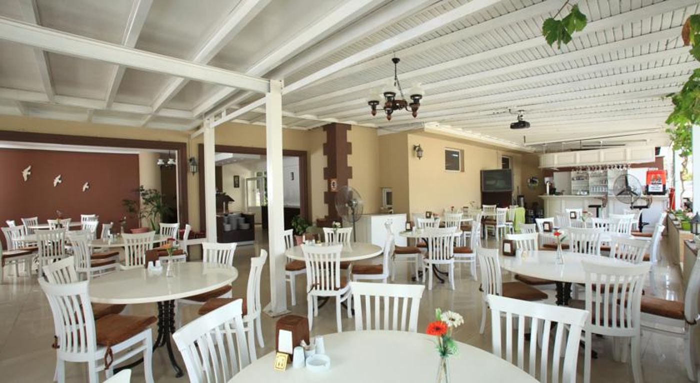 Summer Garden Suites & Beach Hotel