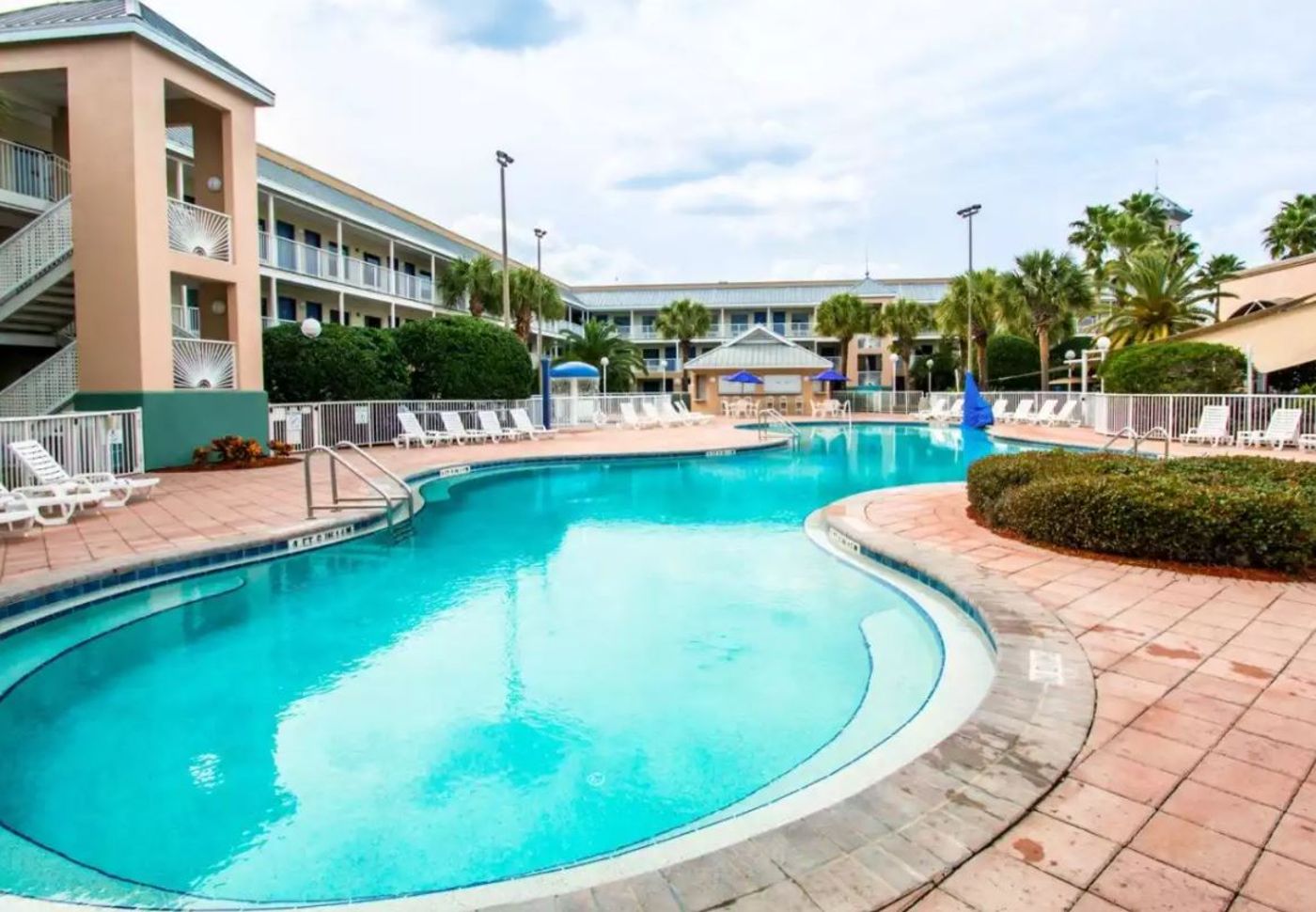 Clarion Suites Maingate