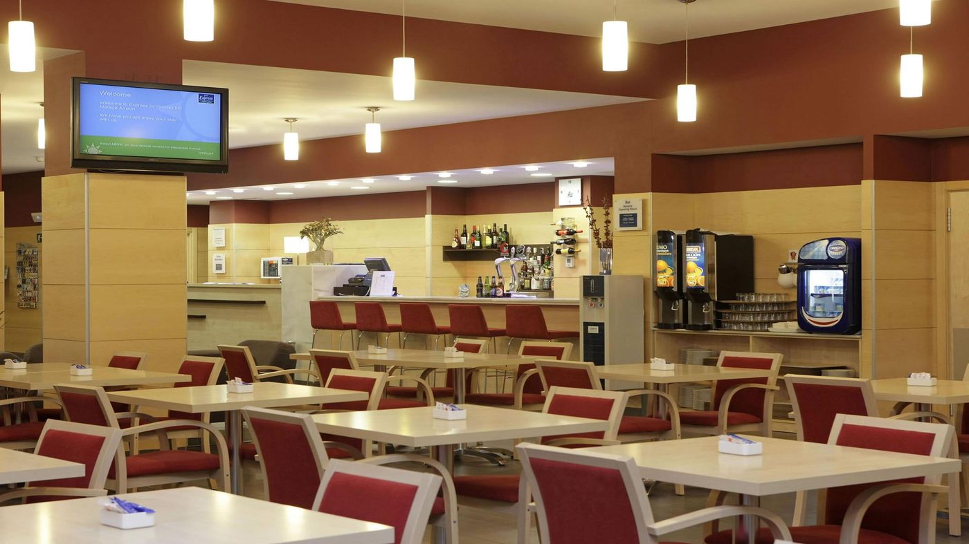 Holiday-Inn-Express-Malaga-Airport-Restaurant-23
