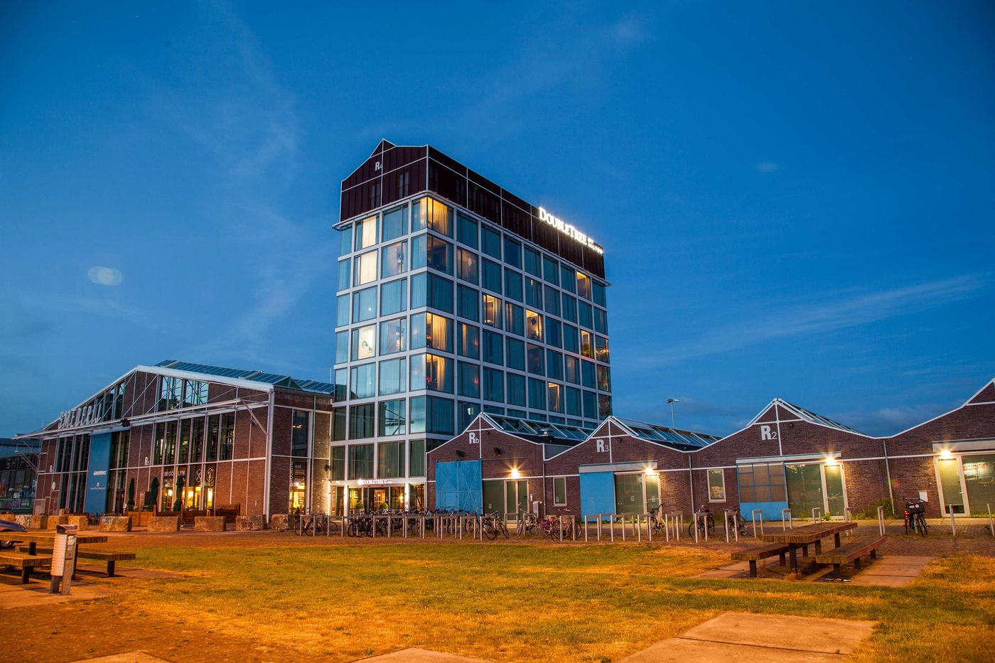 DoubleTree-by-Hilton-NDSM-Wharf-General-view-84