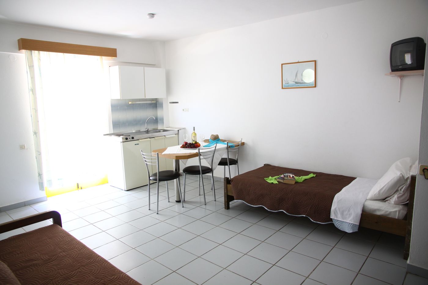 Acropolis Apartments