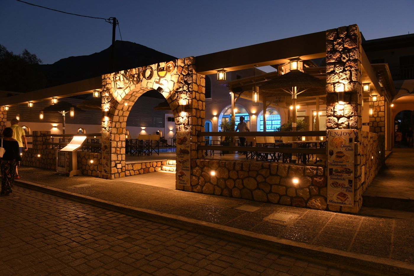 Enjoy-Villas-Restaurant-19