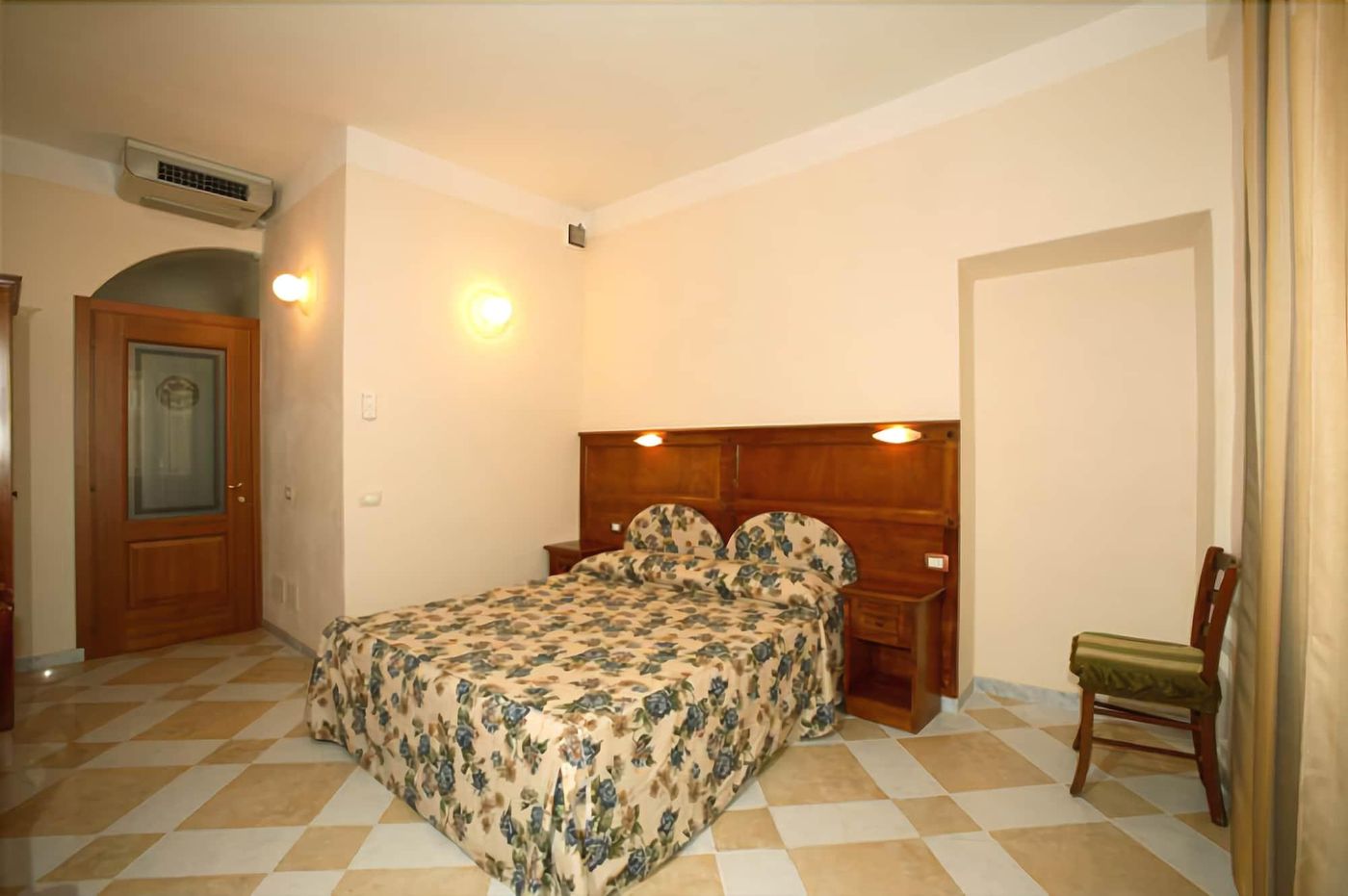 Al-Mercato-B-B-Room-23