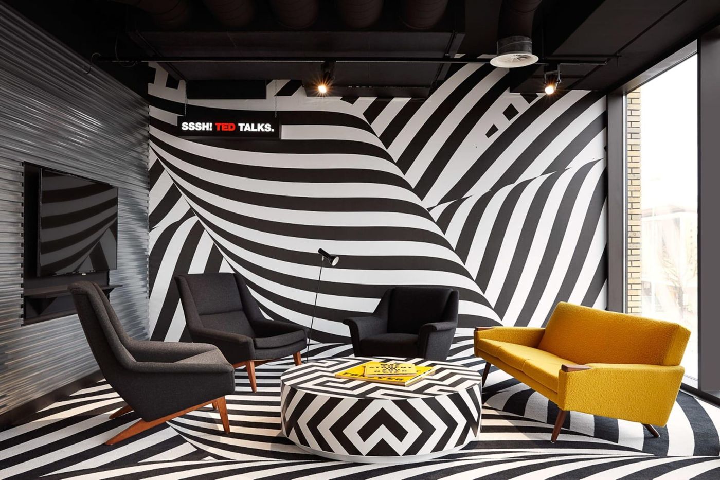 The Social Hub Eindhoven-Netherlands-EINDHOVEN-Lobby-3