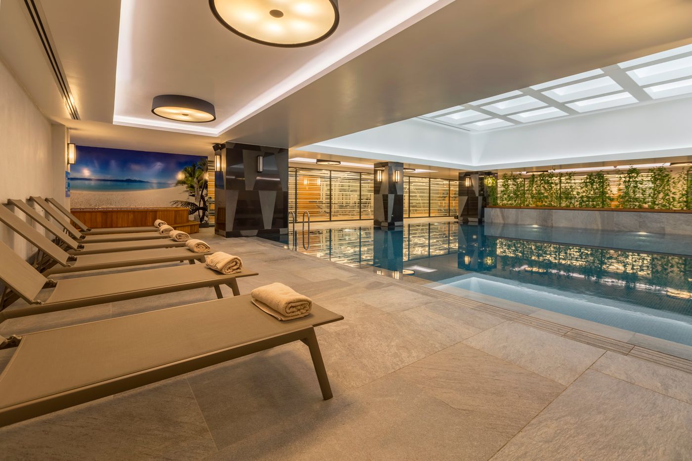 Golden-Tulip-Istanbul-Bayrampasa-Pool-62