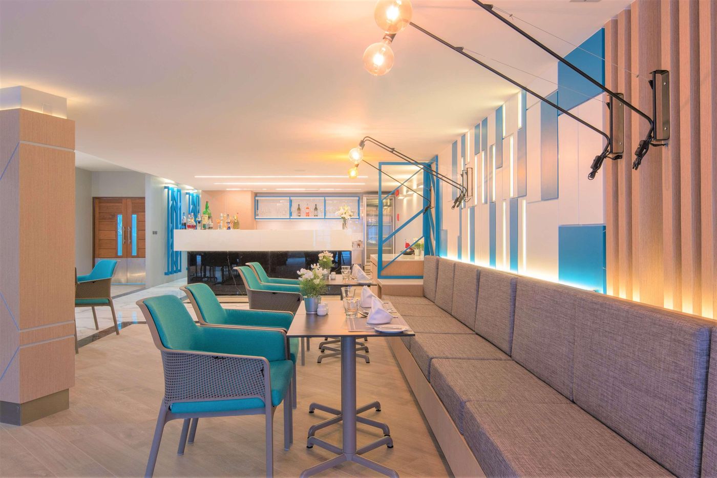 The-Beachfront-Hotel-Phuket-Restaurant-59