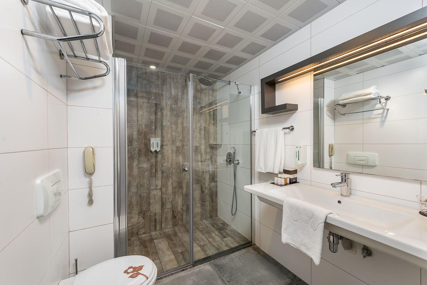 White-City-Beach-Hotel-Room-32