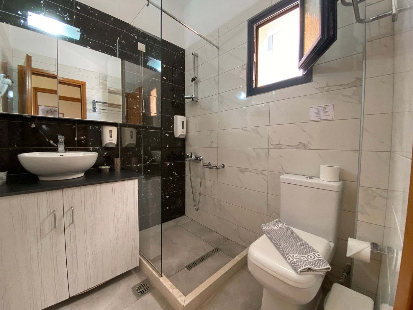 Blue-Aegean-Suites---Apts-Room-35