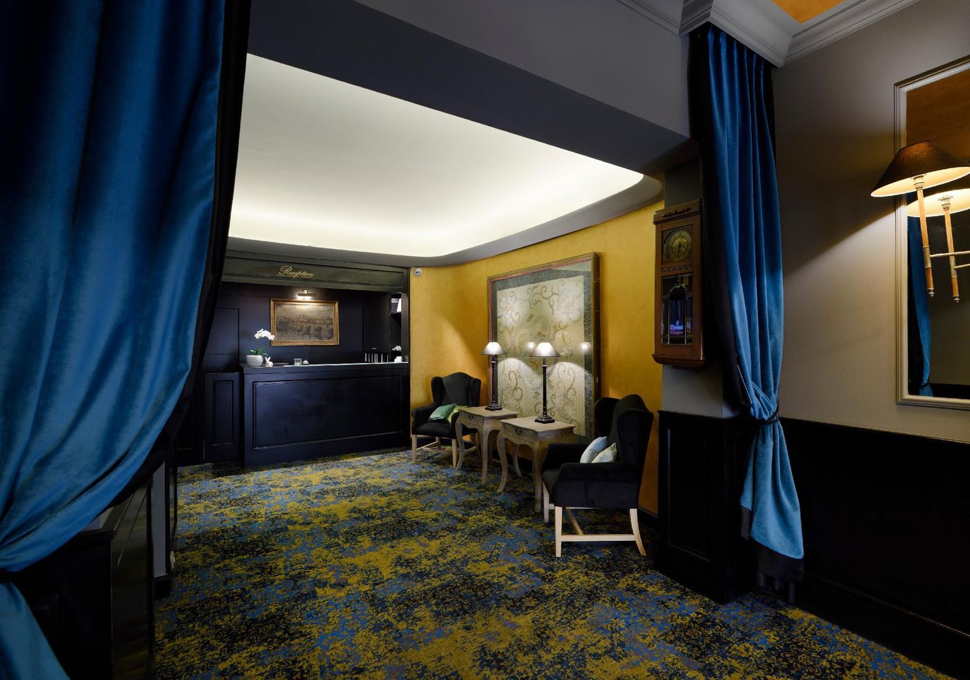 Antik City-Czech Republic-PRAGUE-Lobby-1