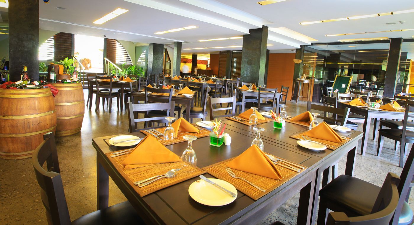 Grand-Udawalawe-Safari-Resort-Restaurant-21