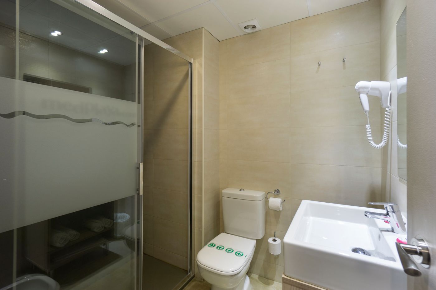 MedPlaya-Esmeraldas-Aparthotel-Room-26