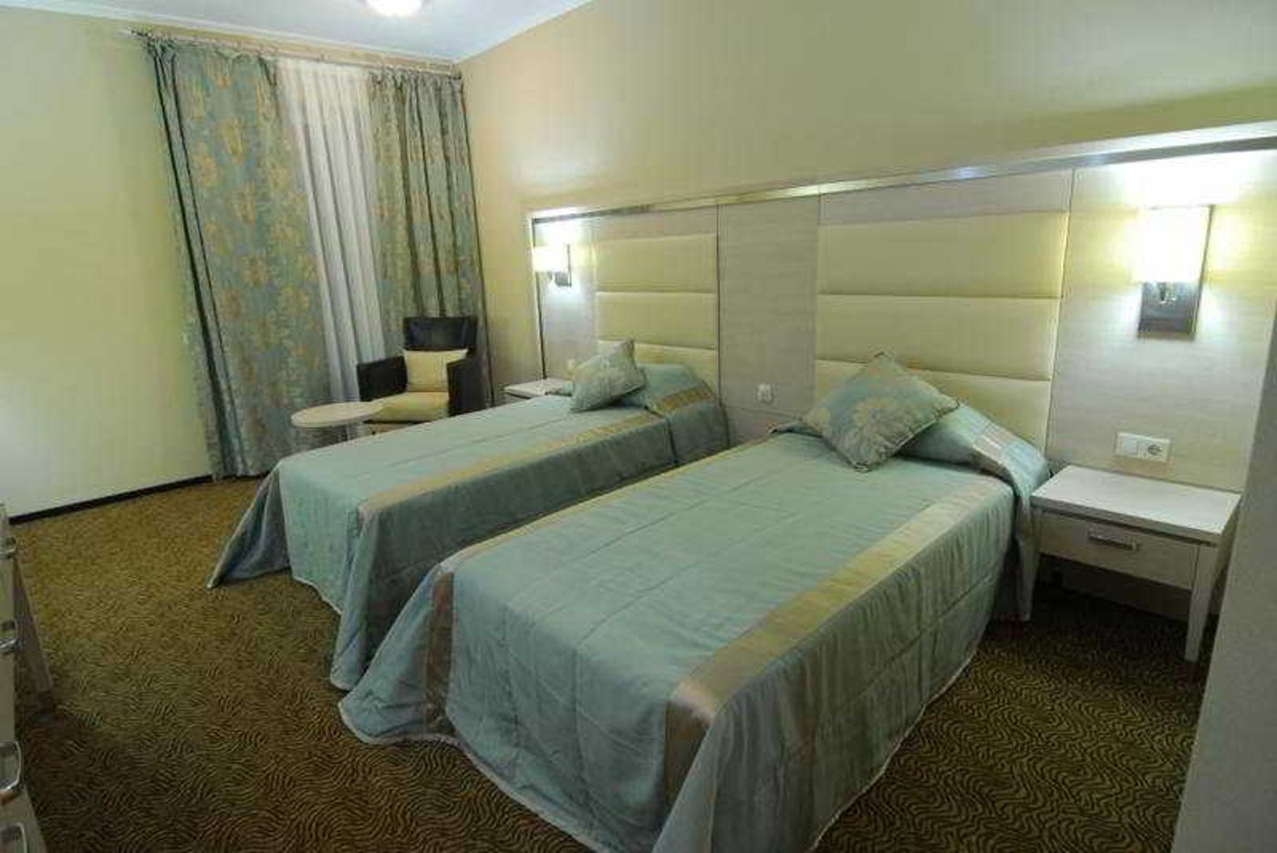 Grand-Belish-Room-12