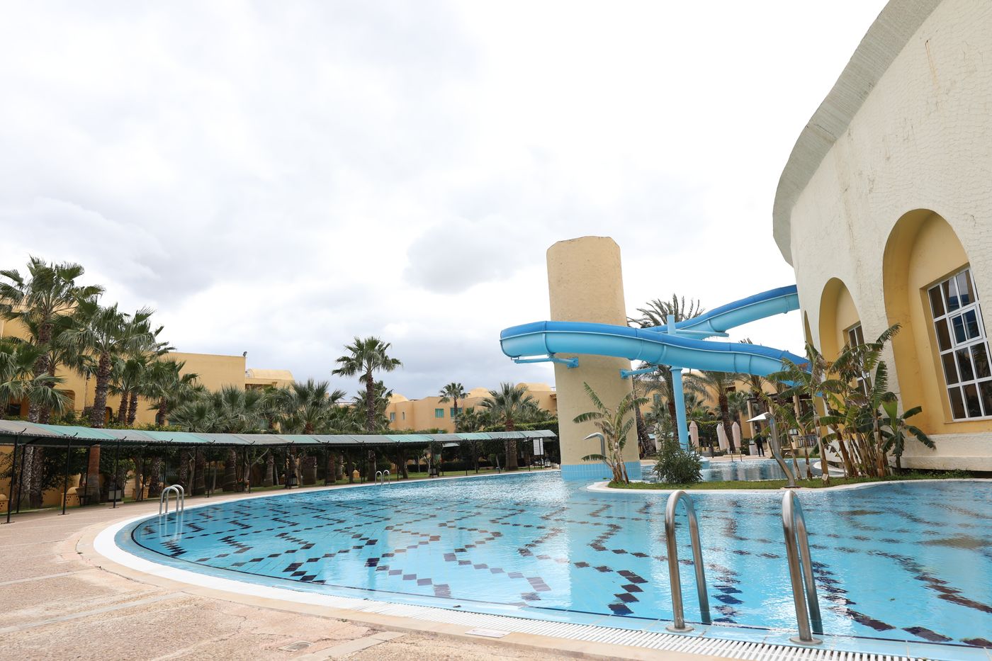 Hotel-Suite-Les-Charmilles-Terrace-4