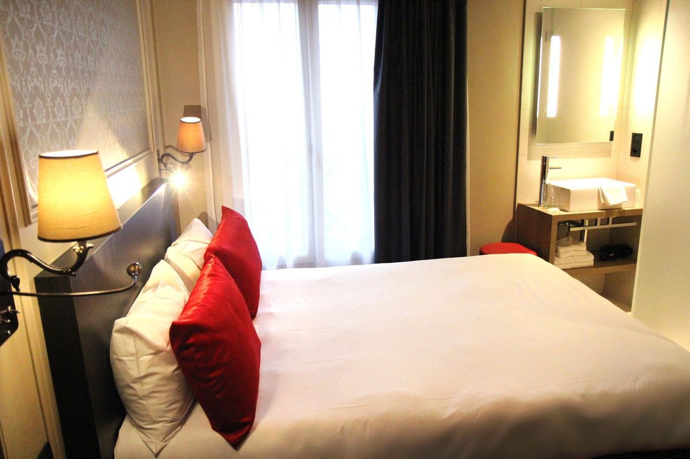 BEST-WESTERN-Hotel-Le-Montmartre-Saint-Pierre-Room-31