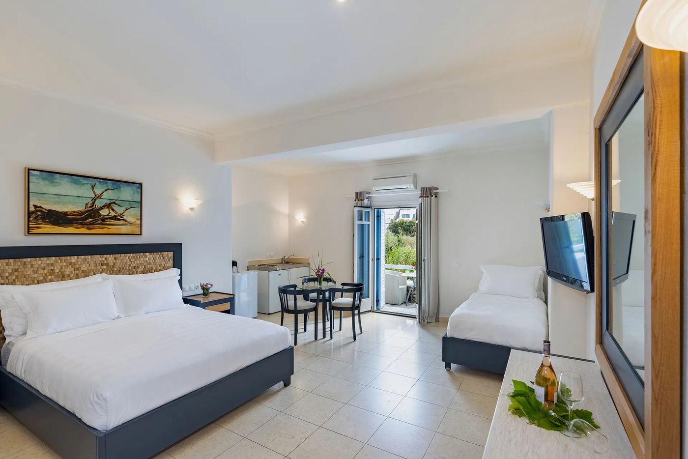 Petinos-Hotel-Room-24