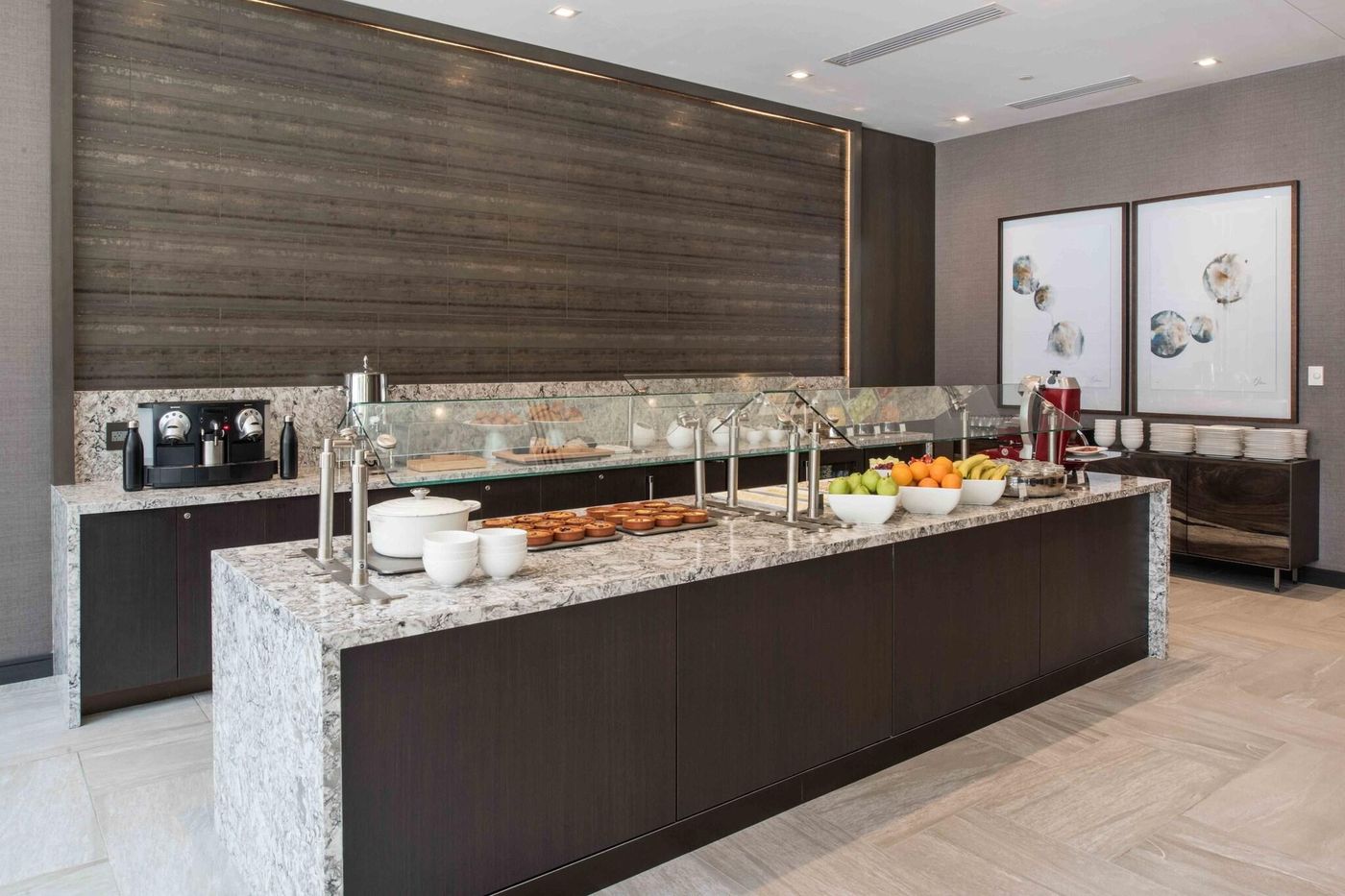 Ac-Hotel-By-Marriott-Boston-Cleveland-Circle-Restaurant-47