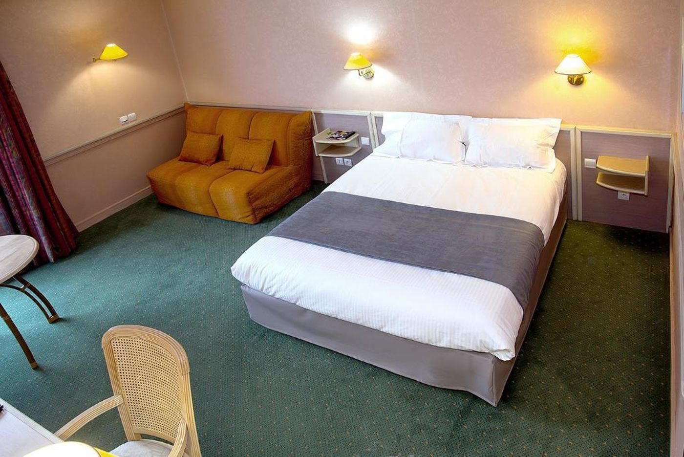 Logis Hôtel Lyon Est - Porte de l'Ain Rest. le Rel - France - Saint Maurice De Bey - General view - 4