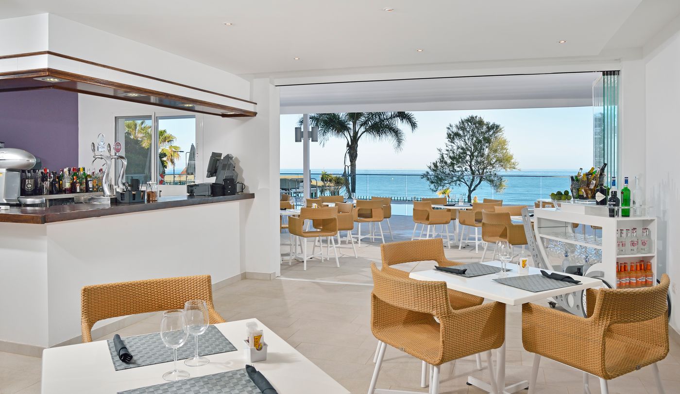 Hotel-Ocean-House-Costa-del-Sol-Affiliated-by-Melia-Bar-56