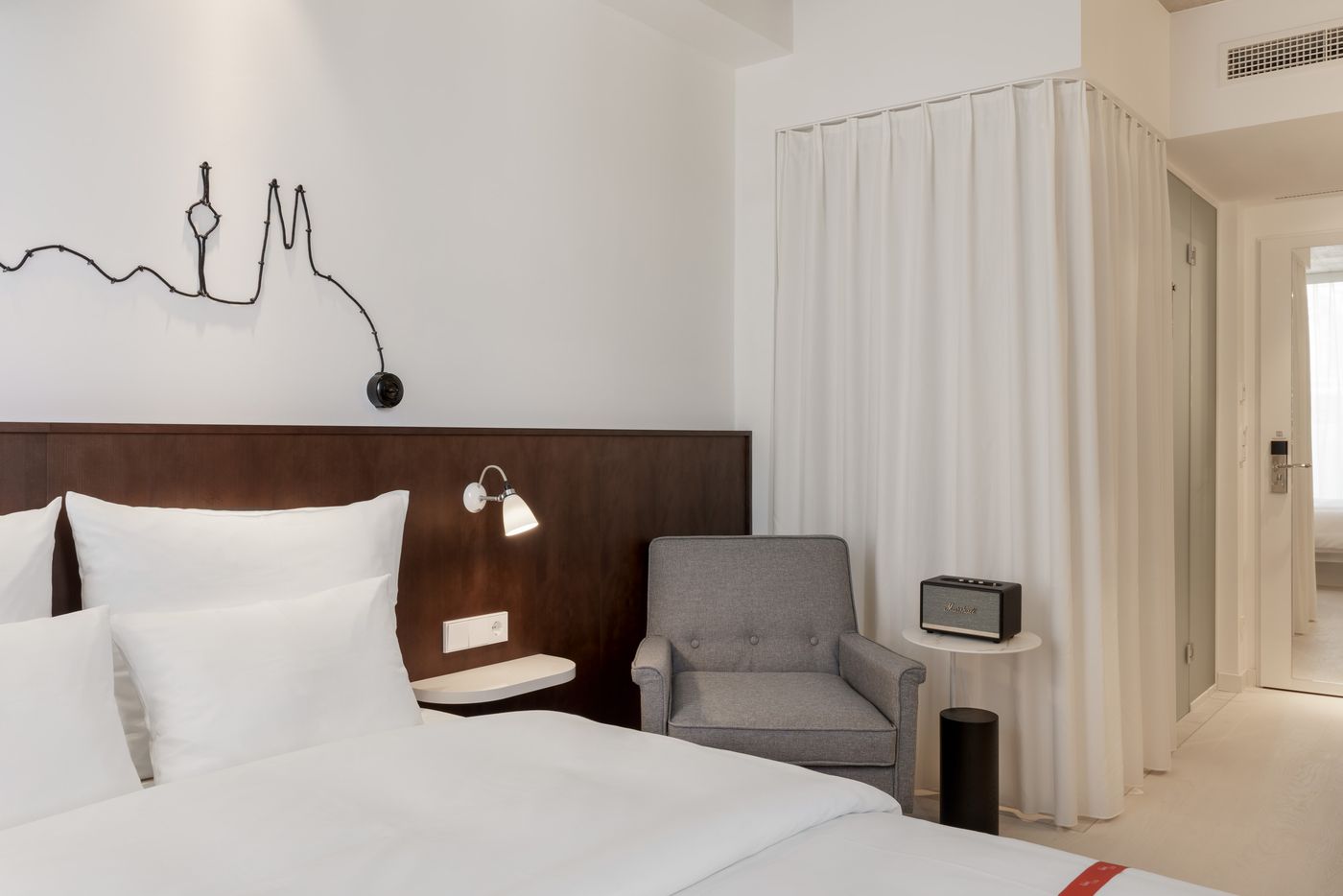 Ruby-Ella-Hotel---Bar-Room-17