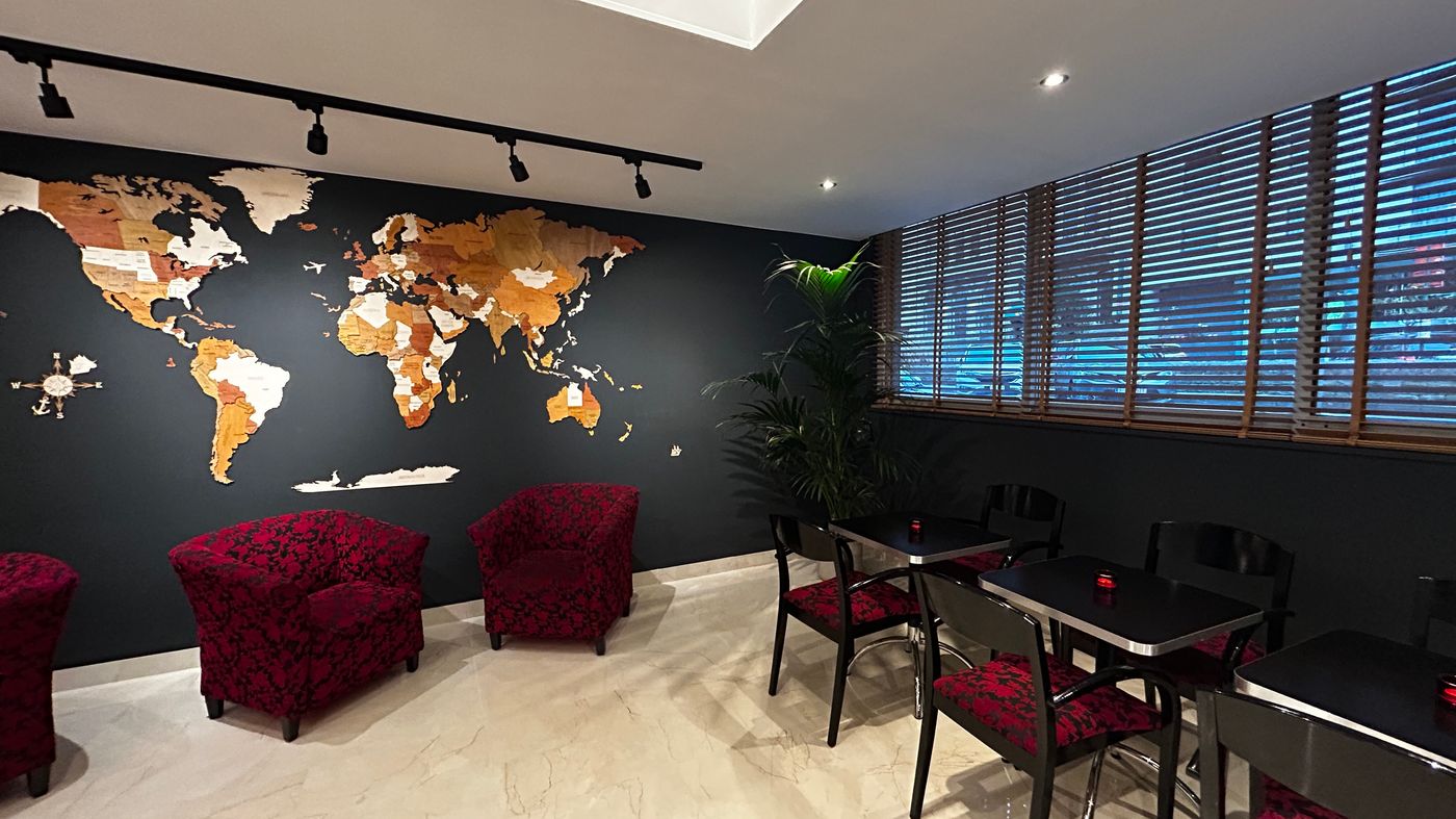 First-Euroflat-Hotel-Lobby-15