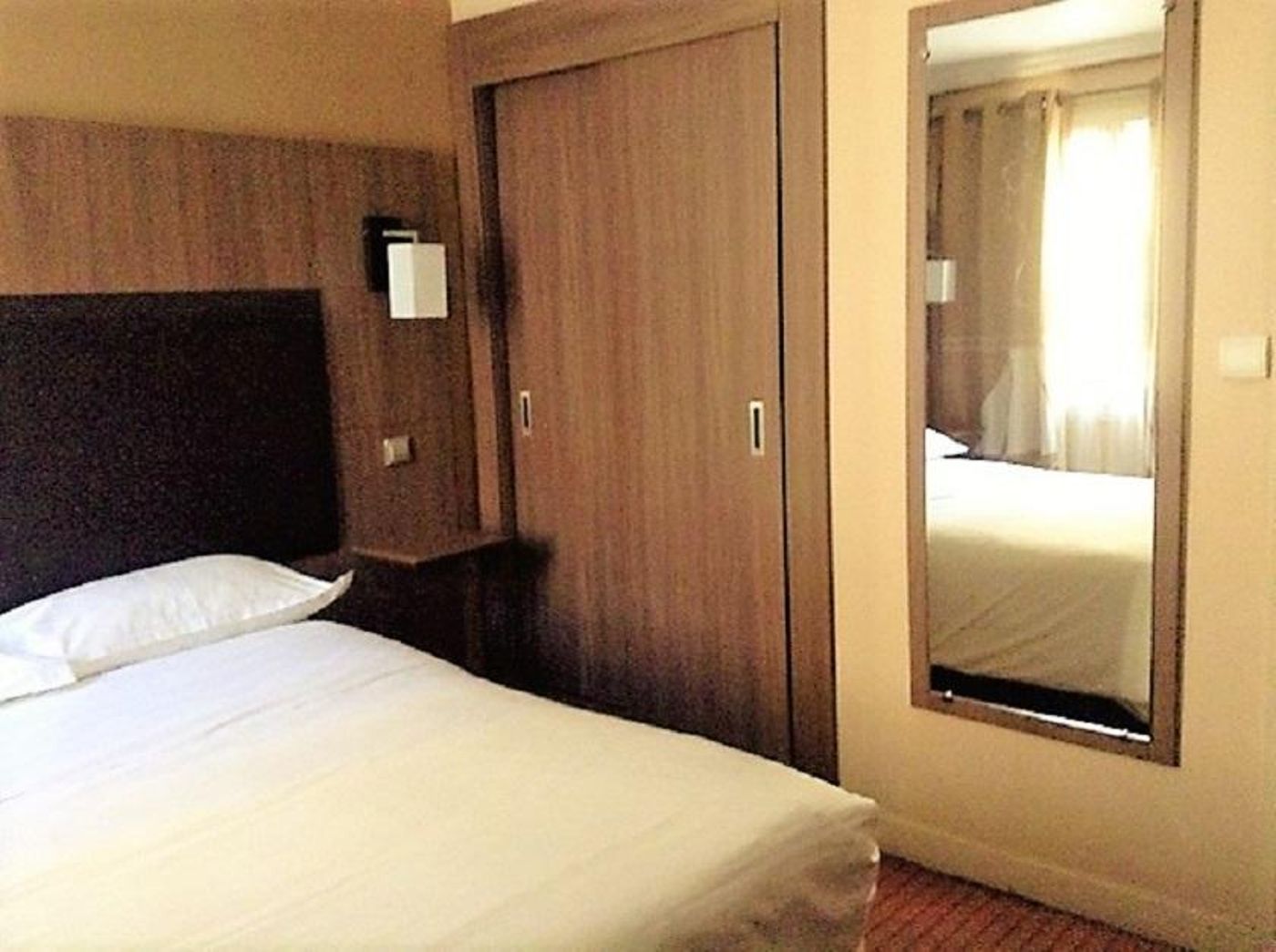 Hotel London-France-PARIS-Room-6