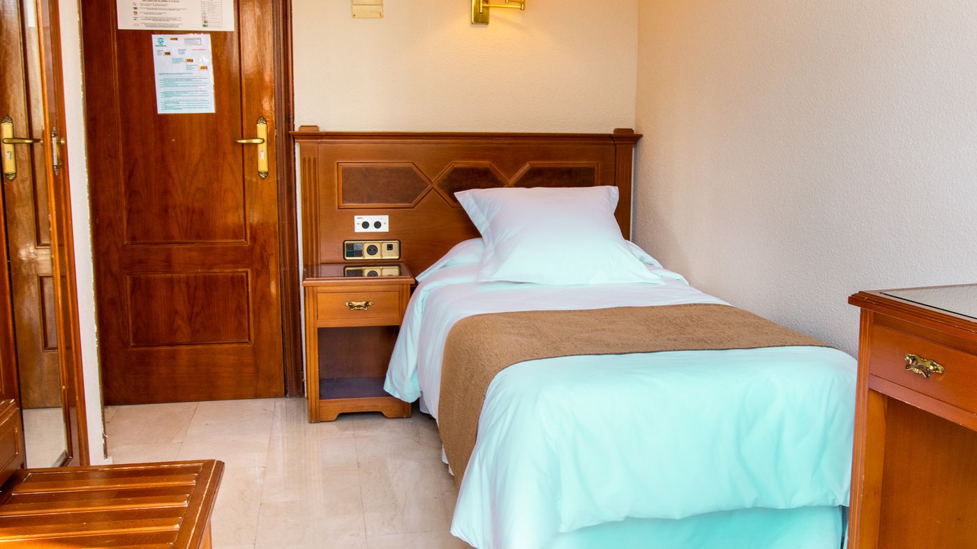 Reina Cristina-Spain-GRANADA-Room-8