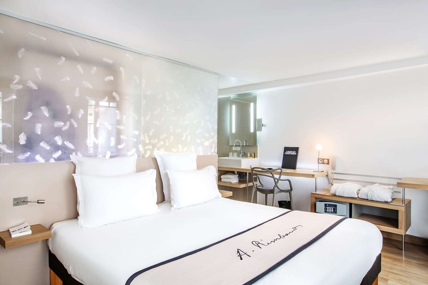 Hotel-Litteraire-Arthur-Rimbaud--BW-Signature-Coll-Room-47