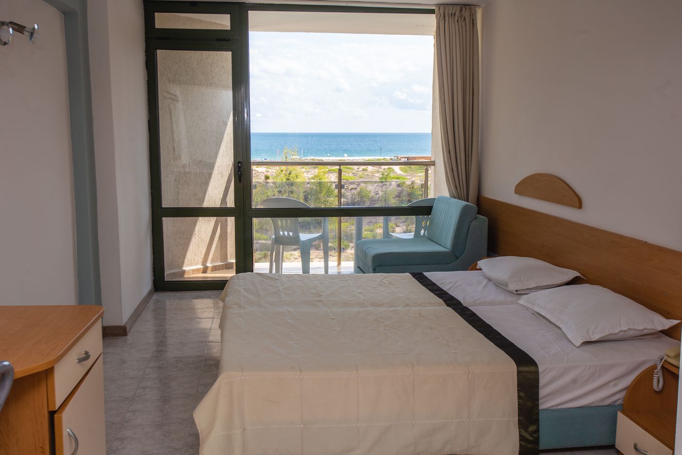 Amfibia-Beach-Complex-Room-32