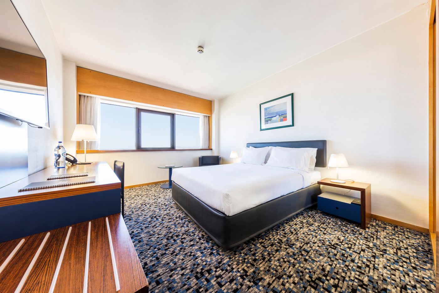 Ramada-by-Wyndham-Lisbon-Room-21