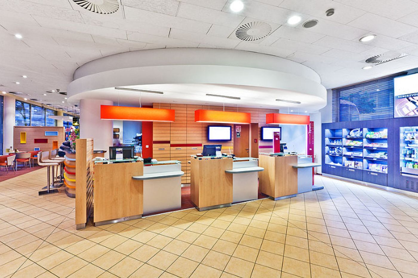 HOTEL-IBIS-MALA-STRANA-PRAHA-Lobby-15