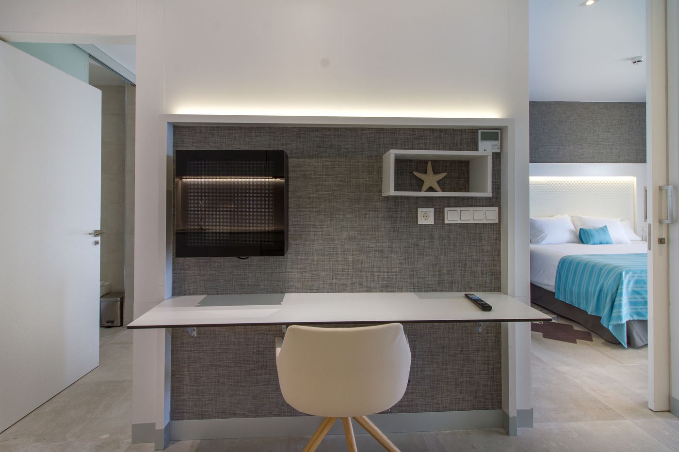 Suitopia Sol y Mar Suites Hotel