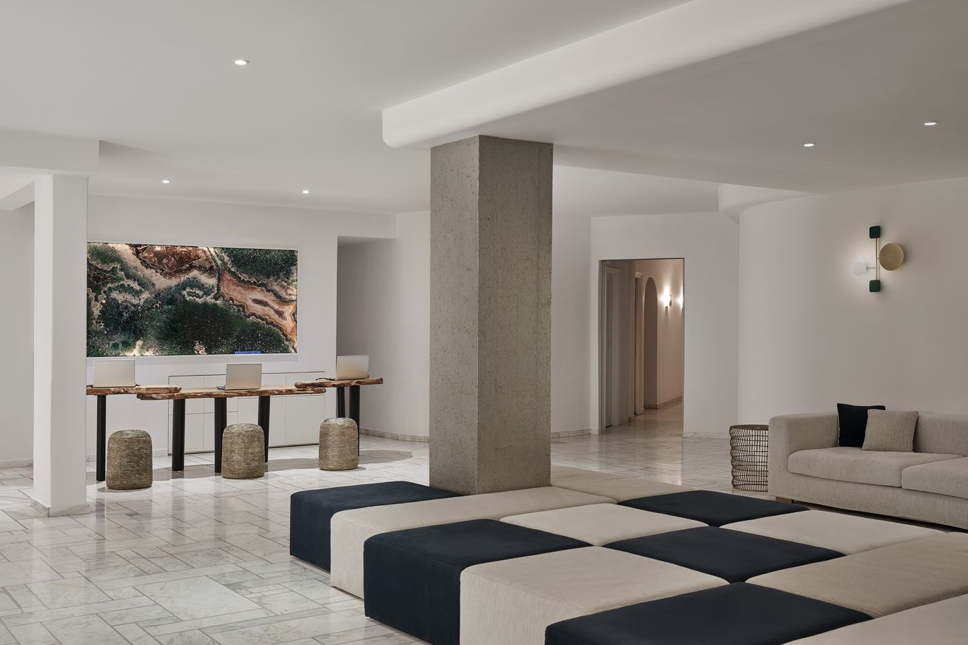 Kouros-Hotel---Suites-Lobby-61
