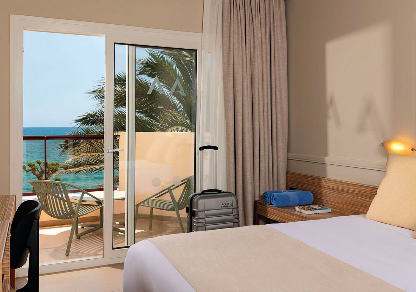 Aqua-Hotel-Promenade-Room-23