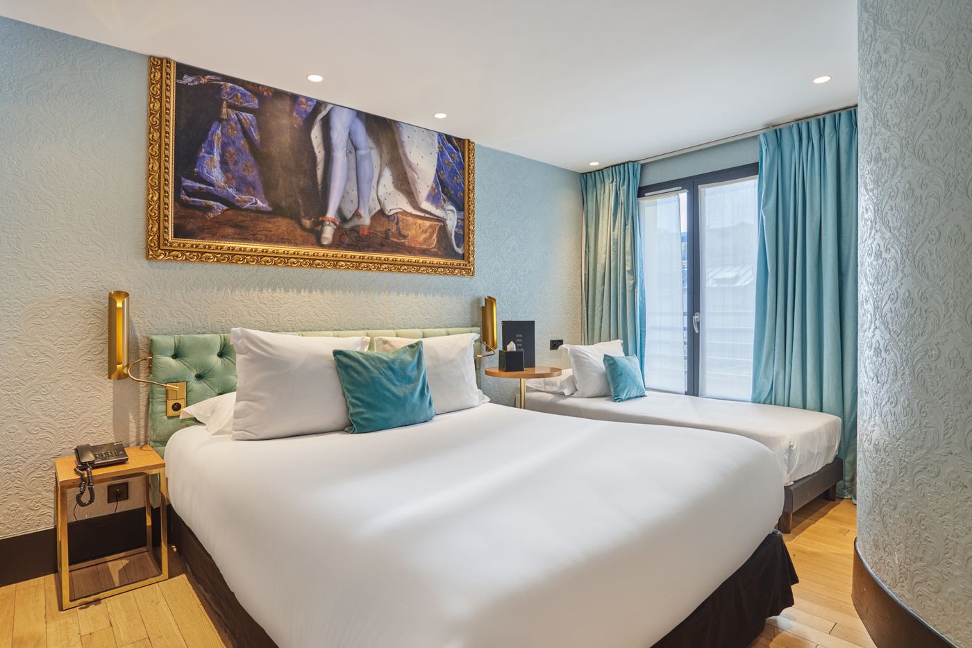 Hotel-Eiffel-Petit-Louvre-Room-19