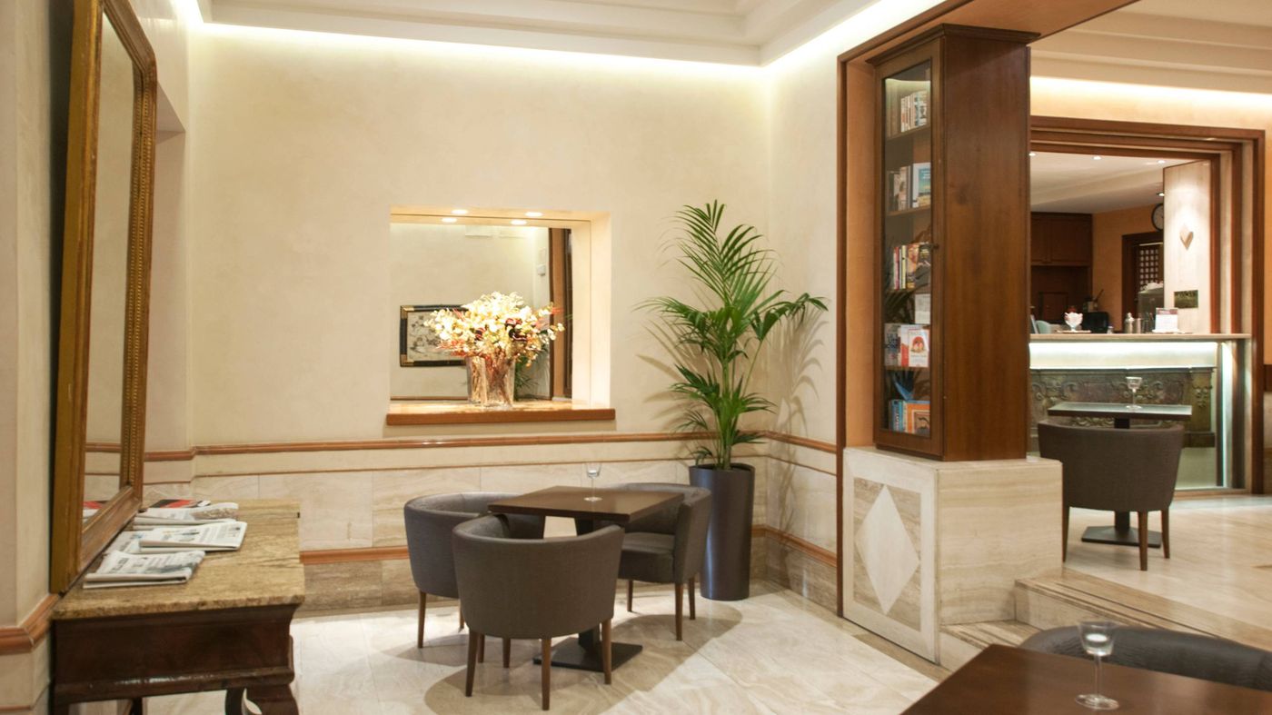 Hotel-Diana-Roof-Garden-Rome-Lobby-20