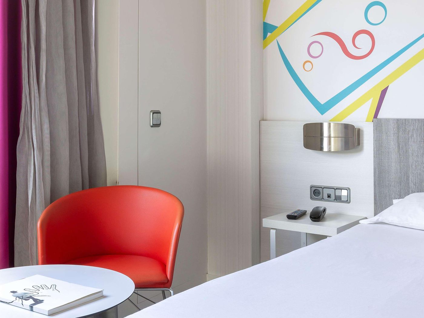 Ibis-Styles-Madrid-Prado-Room-23
