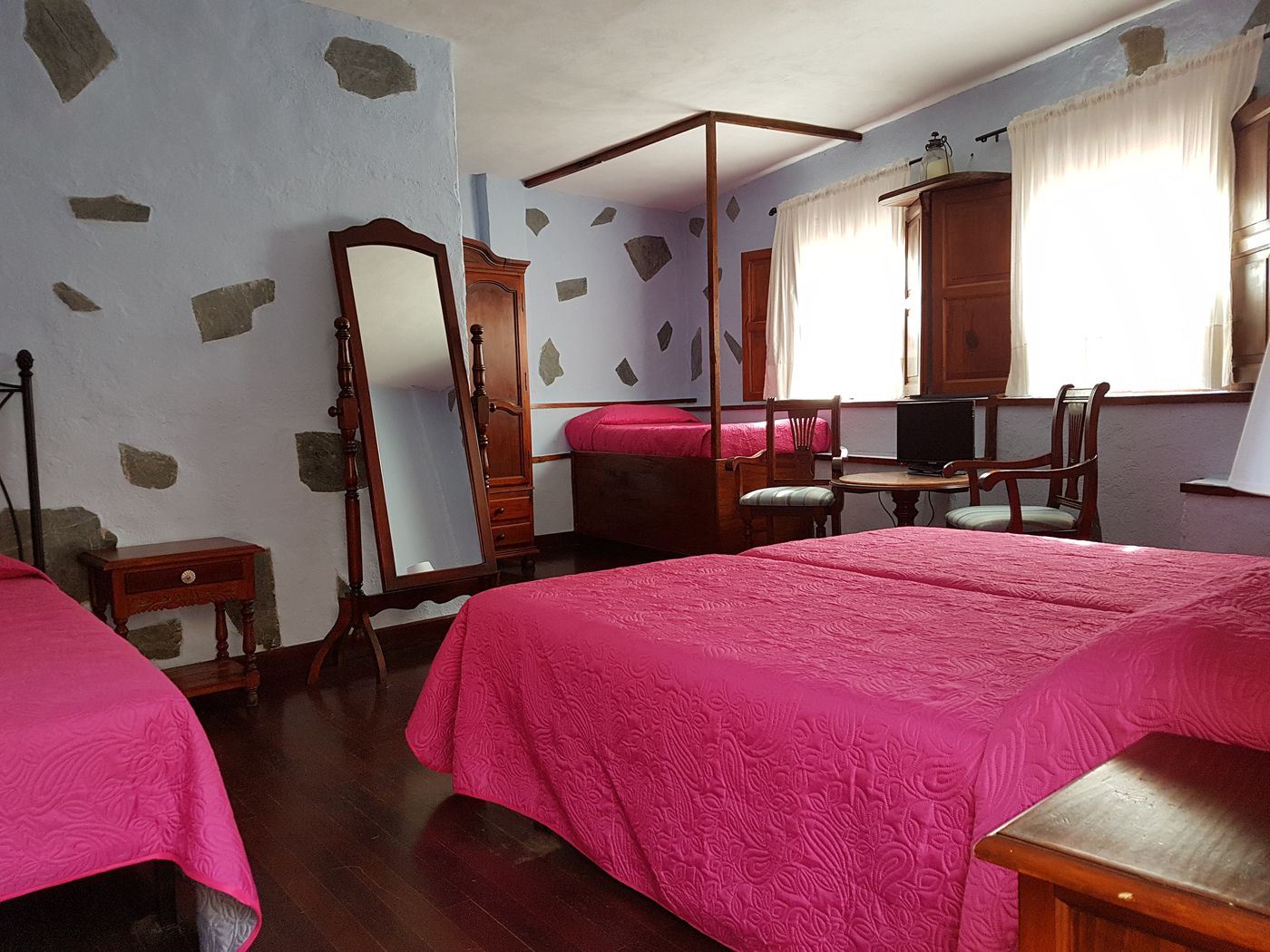 Fonda-Central-Hotel-Room-5