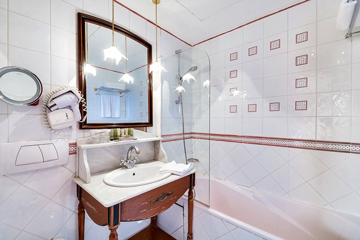 Maison-Eugenie-Room-19